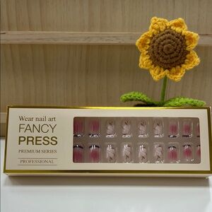 Fancy Press-On Nails 9 with Pink Gradient